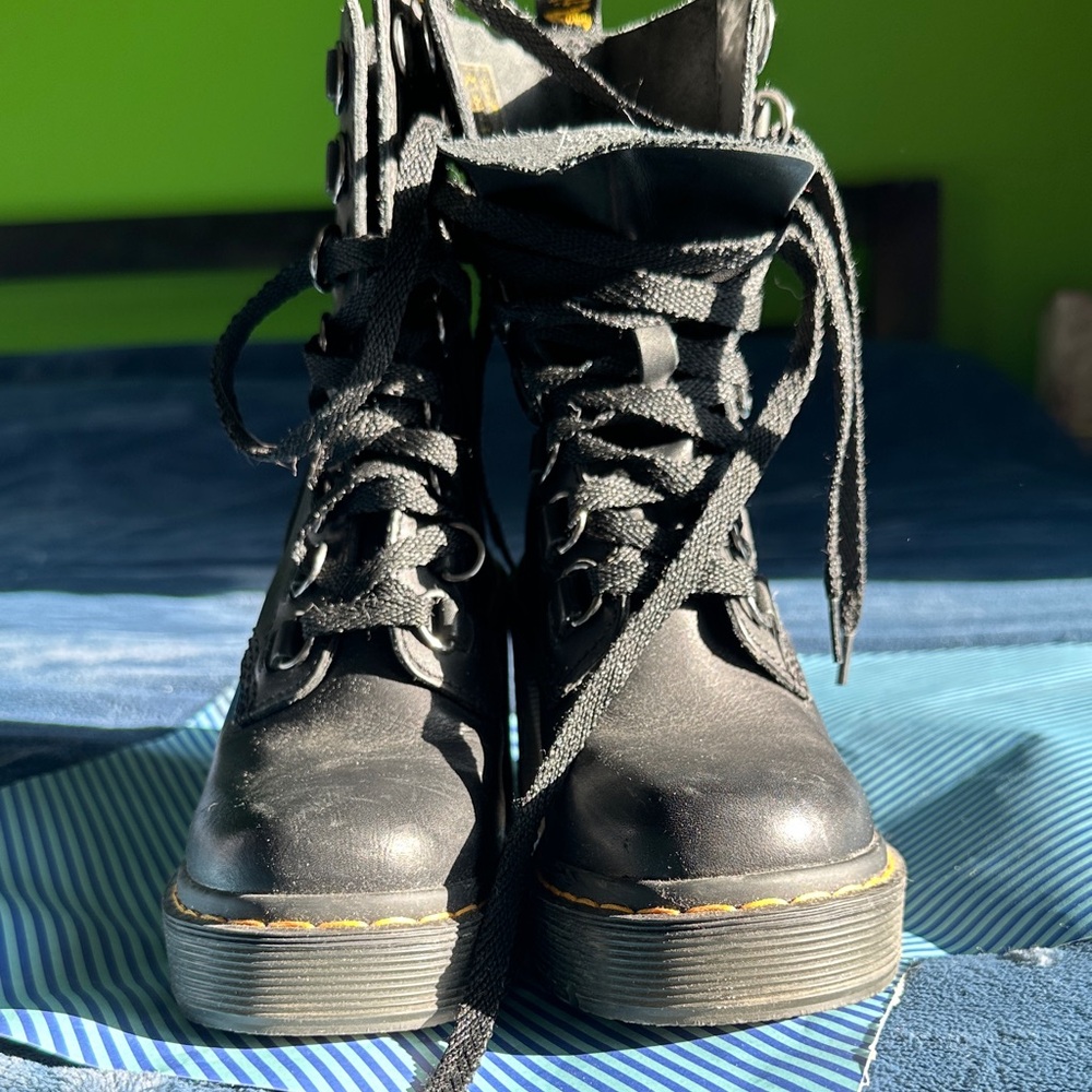 Dr Martens Black Platform Lace-Up Boots 5 preowned - Picture 5 of 13